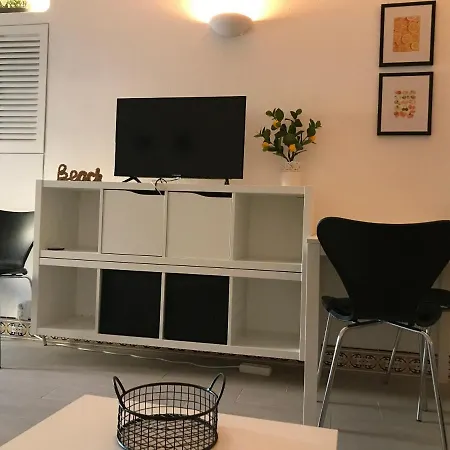 Oura Beach Apartamento *